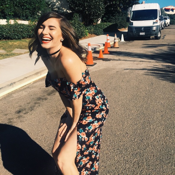 Meet your Posher, Emily - Picture 7 of 8